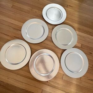 Set of 6 Silver Plastic Dinner Plates Chargers
